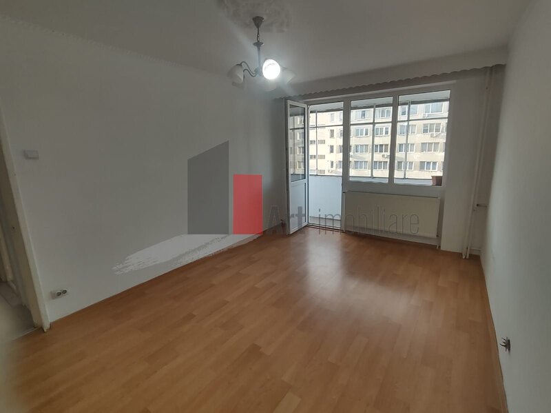 Str. Baciului vanzare apartament decomandat 3 camere cu centrala