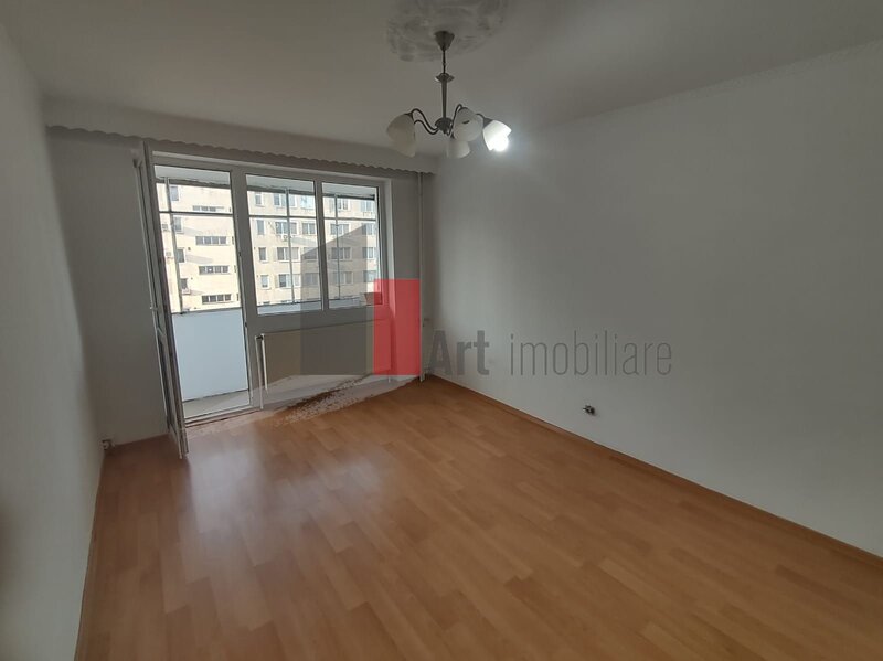 Str. Baciului vanzare apartament decomandat 3 camere cu centrala