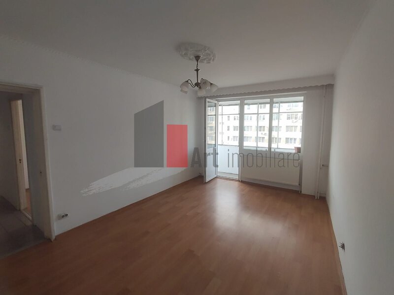 Str. Baciului vanzare apartament decomandat 3 camere cu centrala