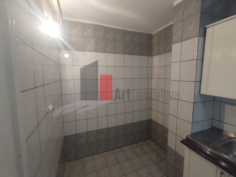 Str. Baciului vanzare apartament decomandat 3 camere cu centrala