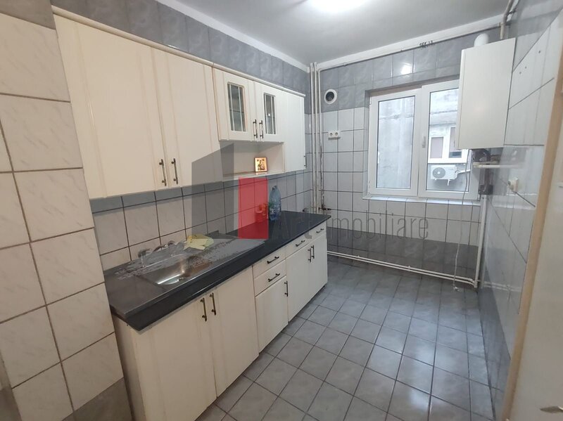 Str. Baciului vanzare apartament decomandat 3 camere cu centrala