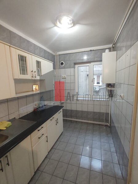 Str. Baciului vanzare apartament decomandat 3 camere cu centrala