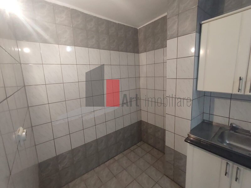 Str. Baciului vanzare apartament decomandat 3 camere cu centrala